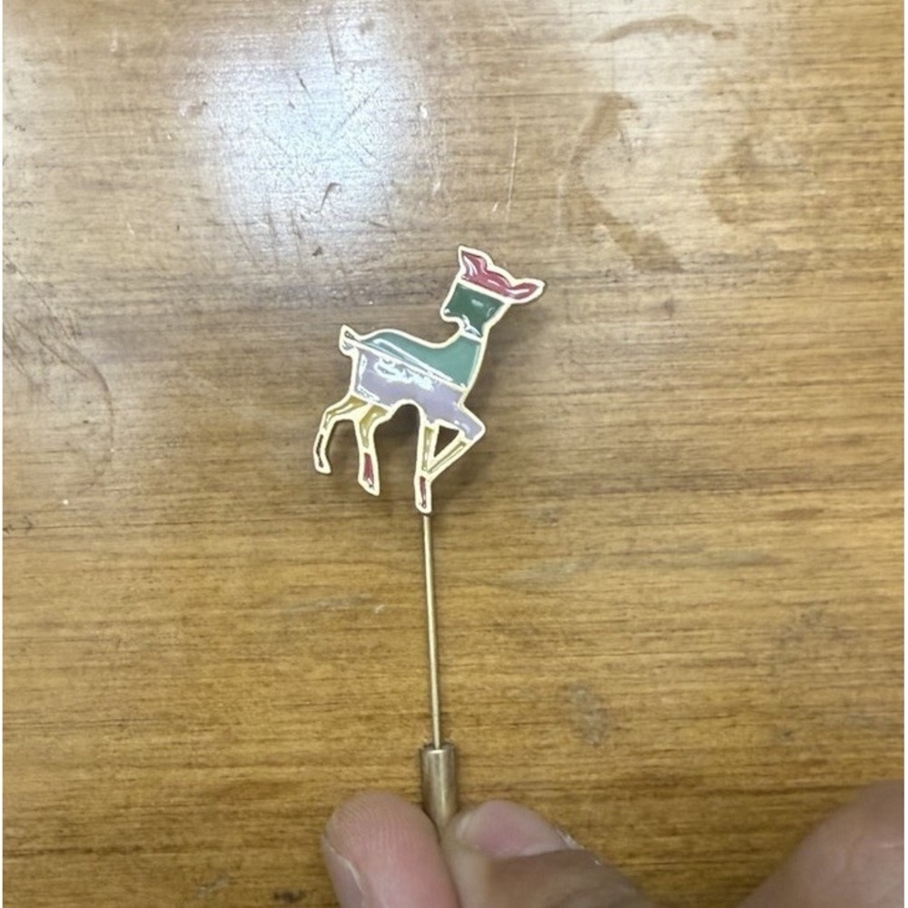 Marc Jacob's Cute vintage deer pin accessories
